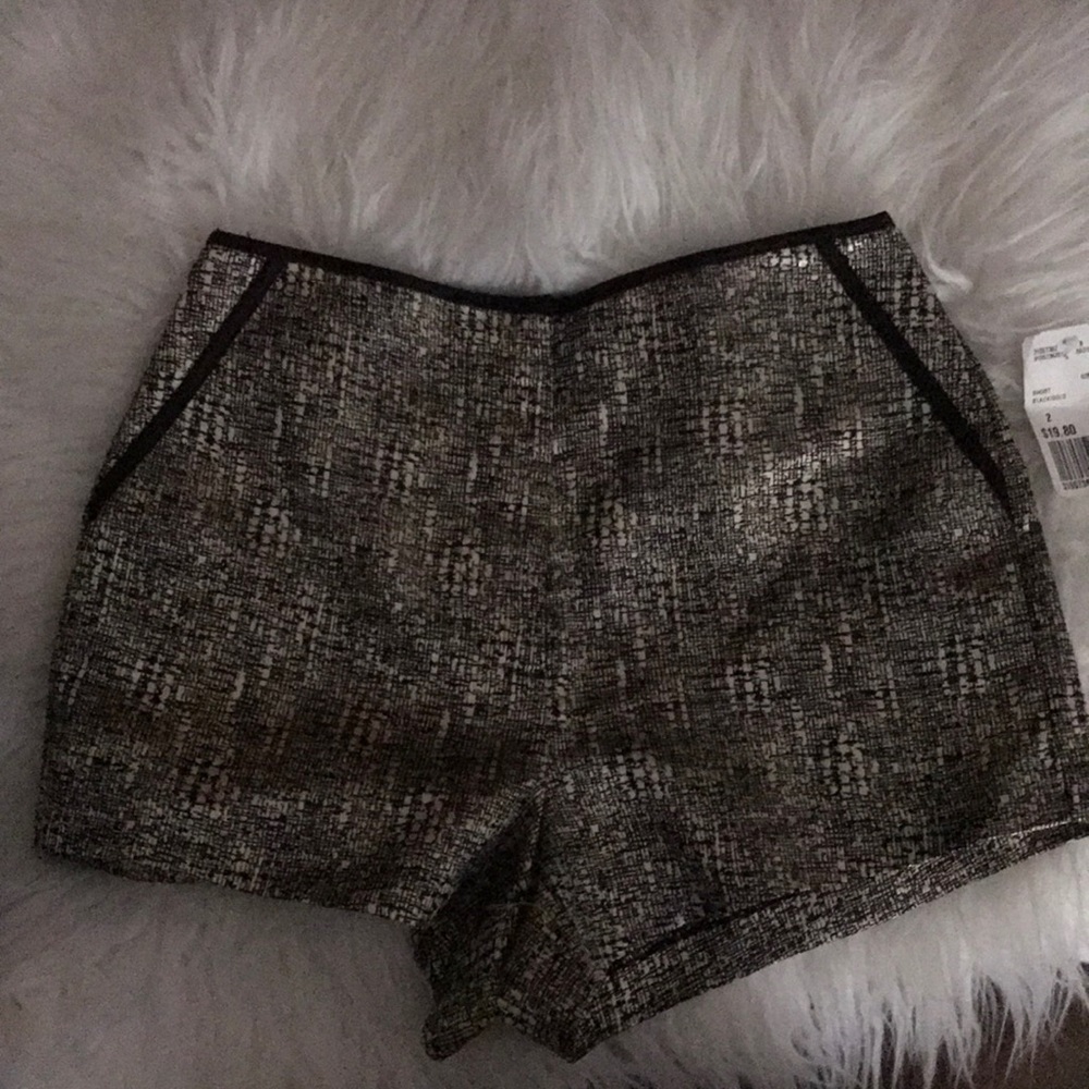 Forever twenty one shorts size 2 gold/black